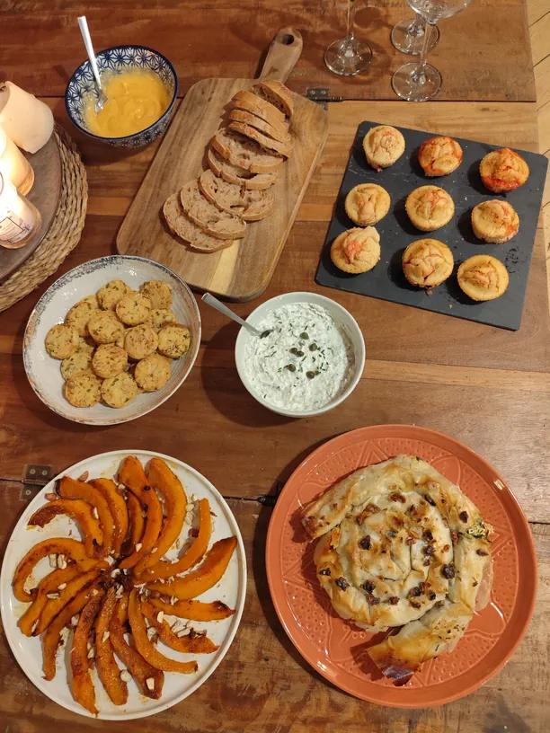 Buffet sucré et salé préparé pour un événement