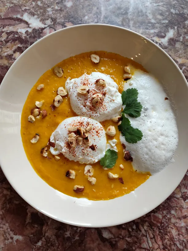 Velouté et œufs pochés